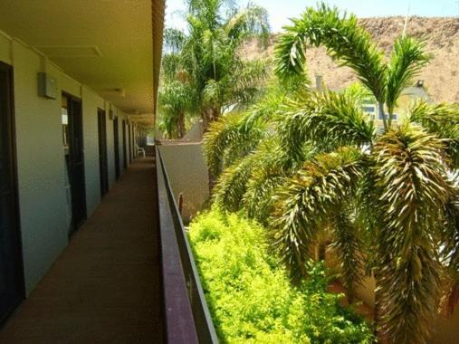 Alice Springs Airport Motel ภายนอก รูปภาพ